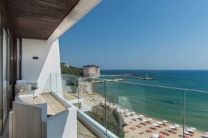 Хотел Палас Слънчев ден – фасада с морски изглед